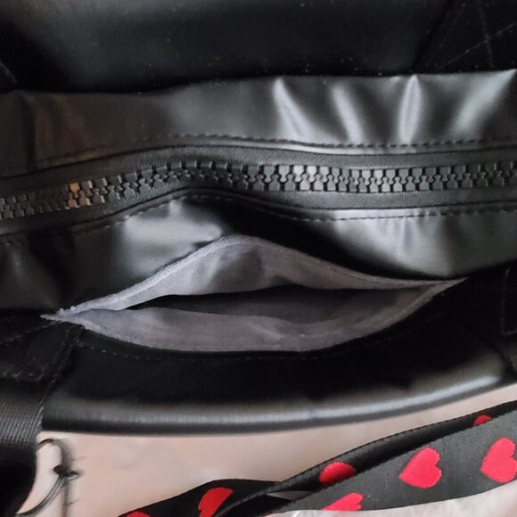 IHKWIP North/South Haute Black Tote with Red Hearts Guitar Strap - Picture 4 of 5